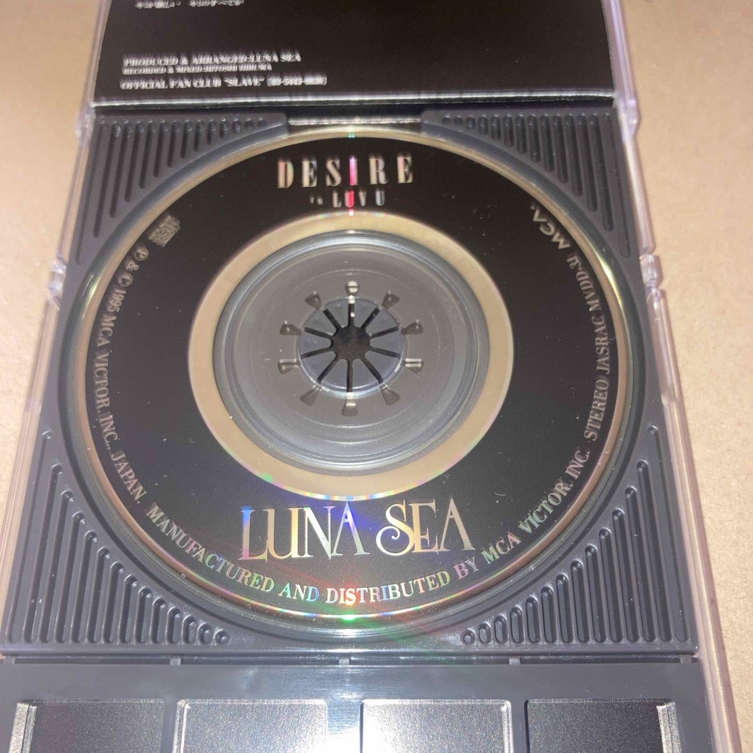 DESIRE LUNA SEA 初回盤ケース入り8cmシングルCD ルナシー エンタメ/ホビーのCD(ポップス/ロック(邦楽))の商品写真