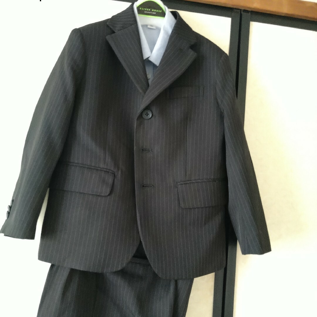 OLIVERHOUSE(オリバーハウス)の110cmスーツセット美品 キッズ/ベビー/マタニティのキッズ服男の子用(90cm~)(ドレス/フォーマル)の商品写真