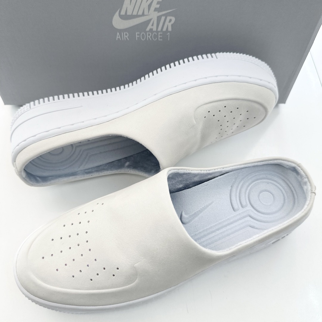 NIKE(ナイキ)のNIKE AF1 LOVER XX ナイキ　エアフォース1 ラバー　新品24cm レディースの靴/シューズ(スニーカー)の商品写真