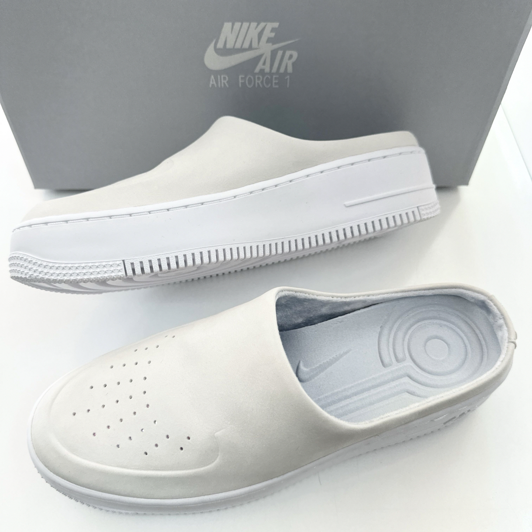 NIKE(ナイキ)のNIKE AF1 LOVER XX ナイキ　エアフォース1 ラバー　新品24cm レディースの靴/シューズ(スニーカー)の商品写真