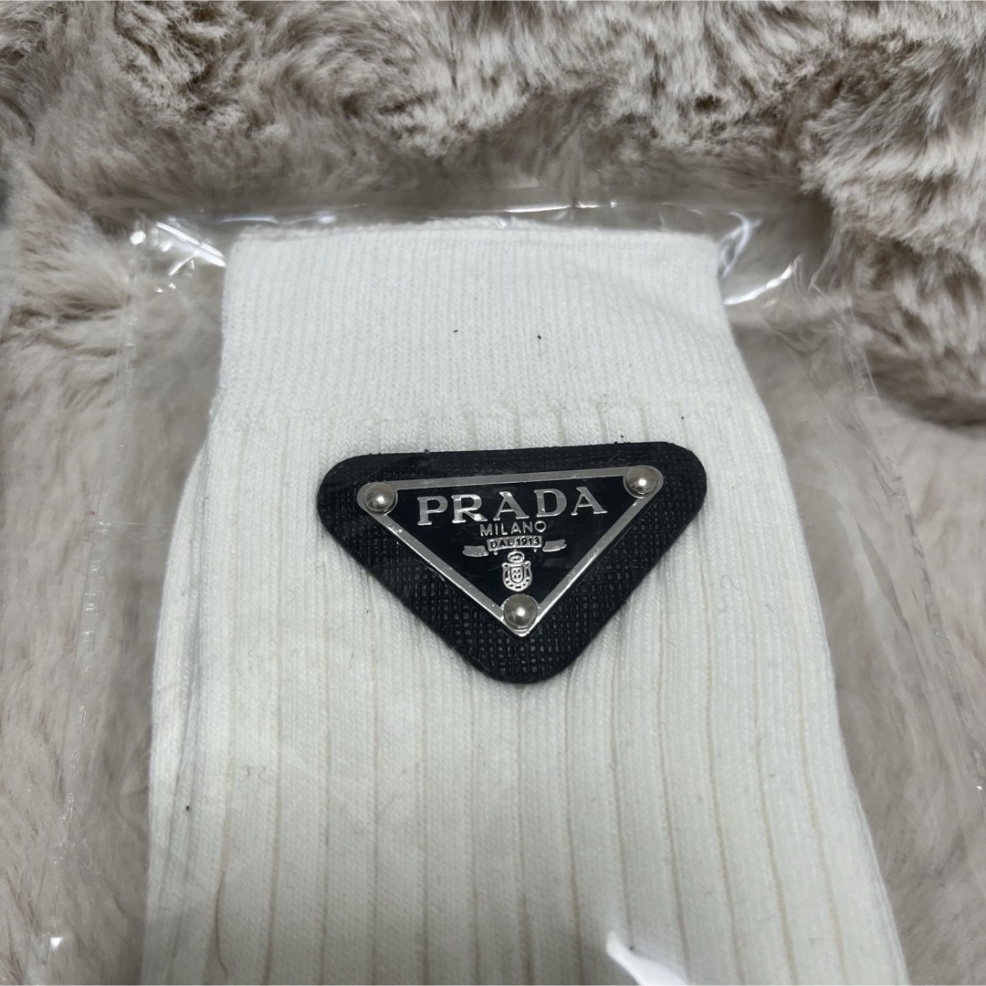 PRADA(プラダ)のPRADA ノベルティ　靴下　新品 レディースのレッグウェア(ソックス)の商品写真