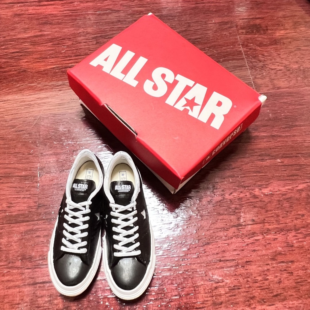 BANDAI(バンダイ)の CONVERSE MINI FIGURE COLLECTION 2点セット エンタメ/ホビーのコレクション(その他)の商品写真