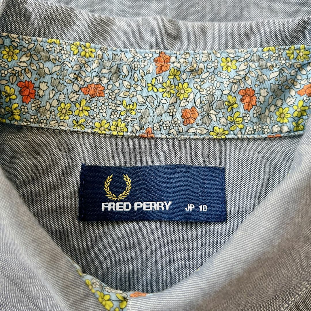 FRED PERRY(フレッドペリー)の【FRED PERRY】半袖シャツ/チュニック/小花柄/JP10★フレッドペリー レディースのトップス(シャツ/ブラウス(半袖/袖なし))の商品写真