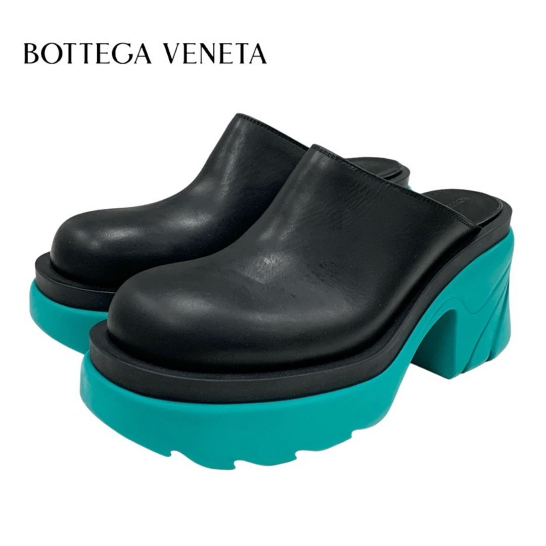 Bottega Veneta(ボッテガヴェネタ)のボッテガヴェネタ BOTTEGAVENETA フラッシュ サンダル クロッグ サボ 靴 シューズ レザー ブラック グリーン系 レディースの靴/シューズ(サンダル)の商品写真