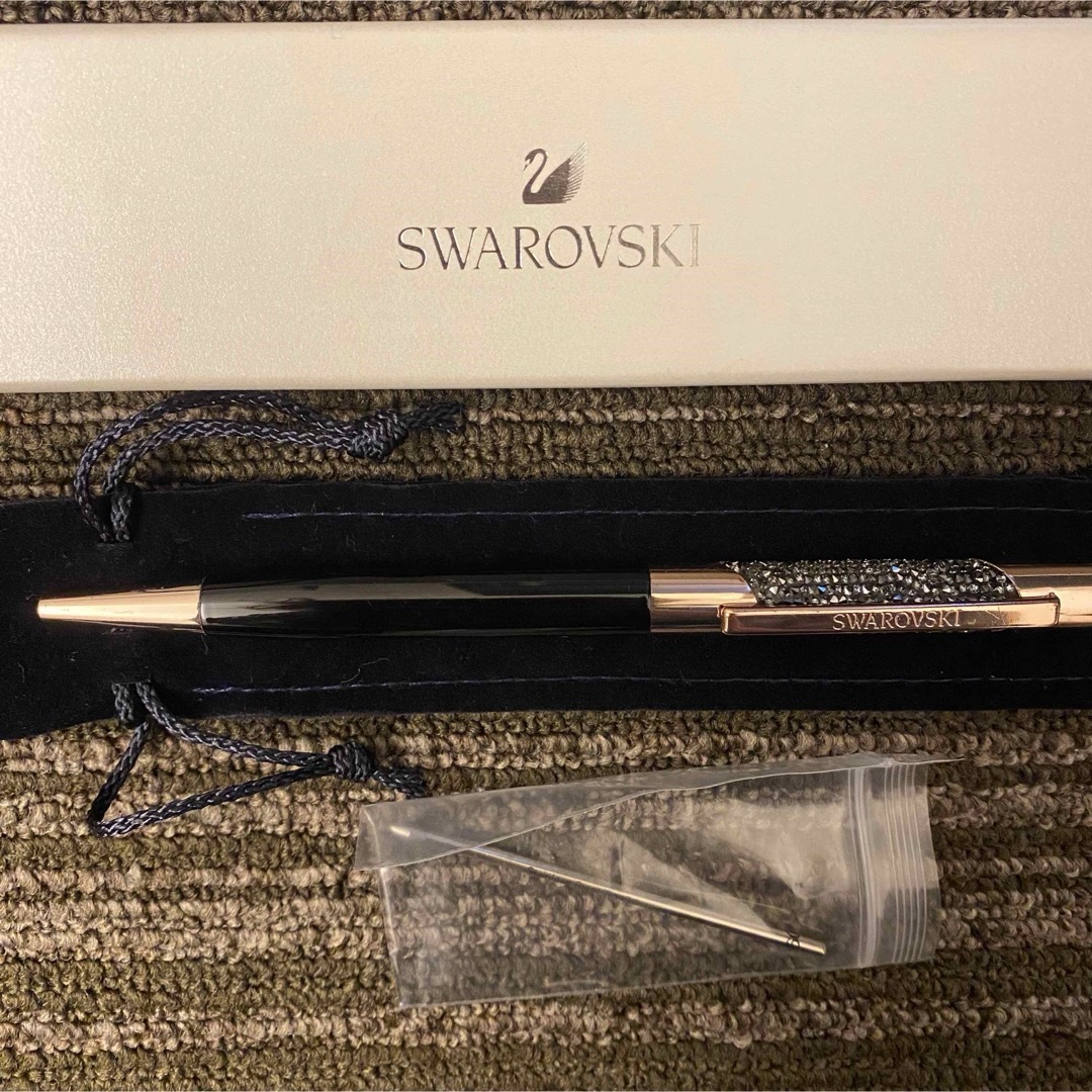 SWAROVSKI(スワロフスキー)のSWAROVSKI  スワロフスキー　ボールペン　ピンクゴールド×ブラック インテリア/住まい/日用品の文房具(ペン/マーカー)の商品写真