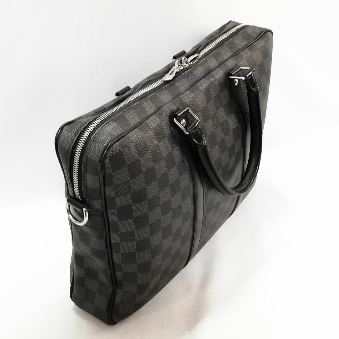 LOUIS VUITTON(ルイヴィトン)の【良品】ルイ・ヴィトン（ダミエ・グラフィット）ポルト・ドキュマン・ヴォワヤージュ メンズのバッグ(ビジネスバッグ)の商品写真