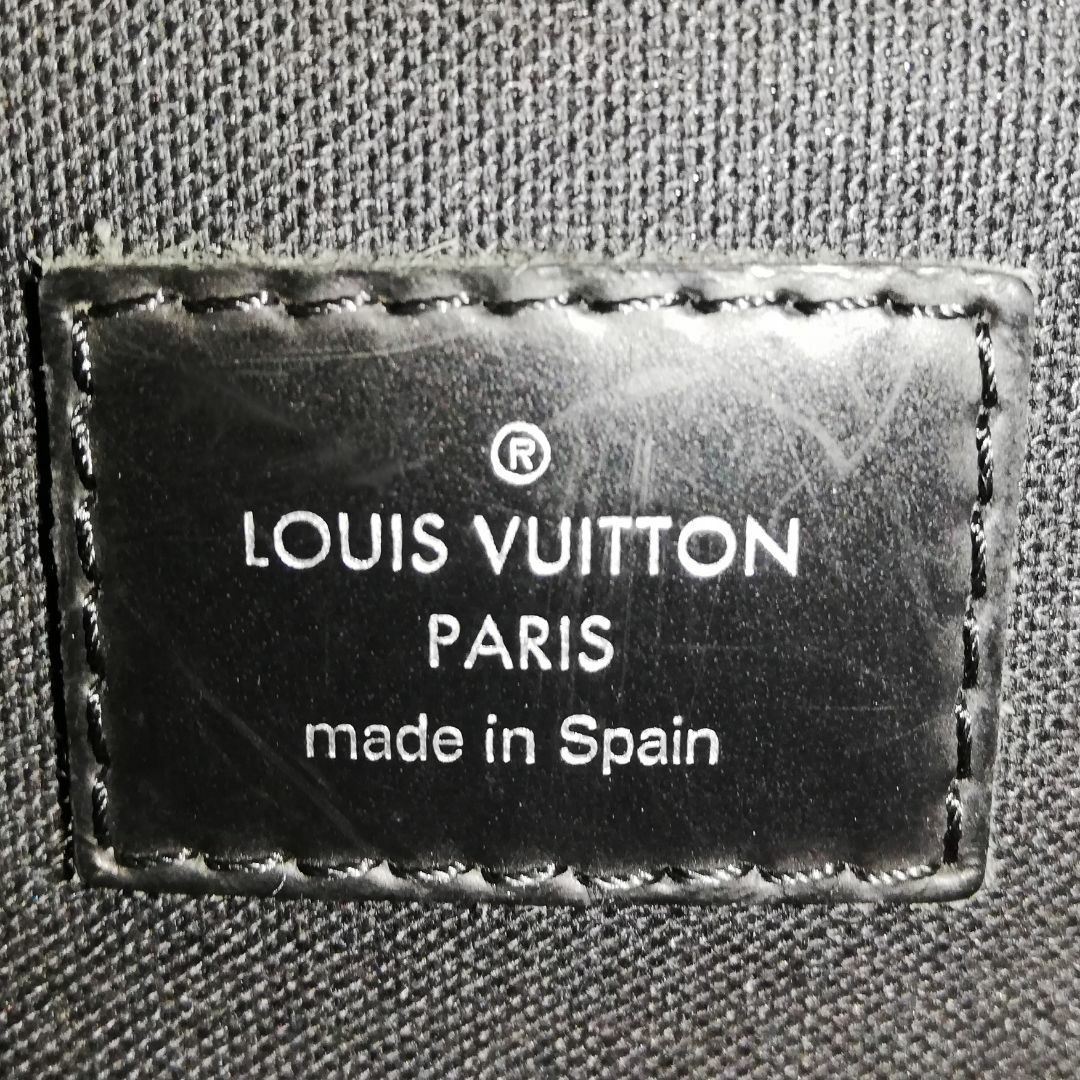 LOUIS VUITTON(ルイヴィトン)の【良品】ルイ・ヴィトン（ダミエ・グラフィット）ポルト・ドキュマン・ヴォワヤージュ メンズのバッグ(ビジネスバッグ)の商品写真