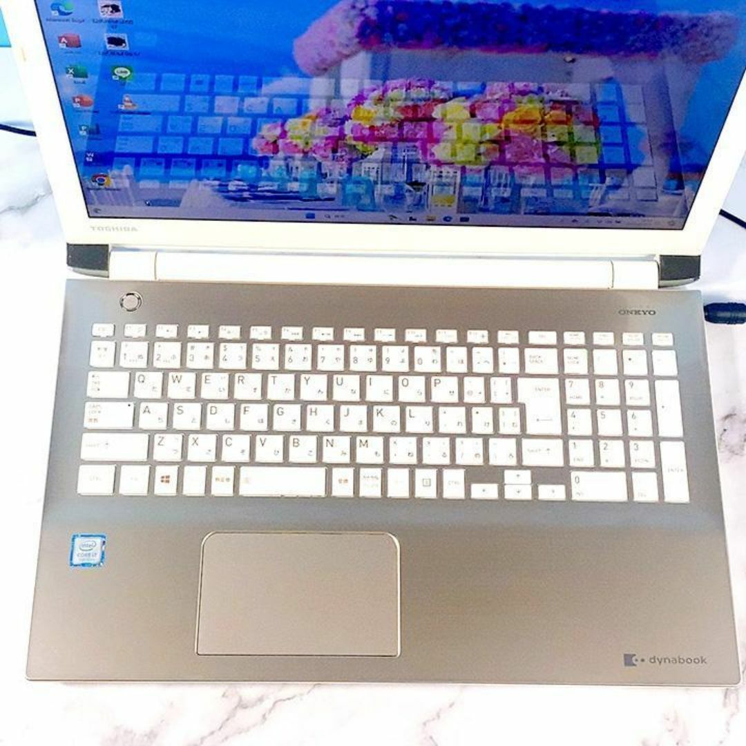 東芝(トウシバ)のフルHDで広々！第7世代 Core i7✨メモリ16GB✨SSD✨ノートパソコン スマホ/家電/カメラのPC/タブレット(ノートPC)の商品写真