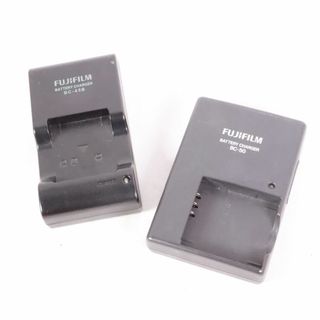 フジフイルム(富士フイルム)のFUJIFILM 富士フイルム　充電器　BC-50　黒　2台セット　㉙(コンパクトデジタルカメラ)