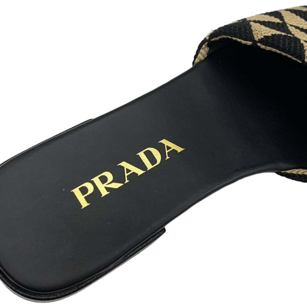 PRADA(プラダ)のプラダ PRADA サンダル フラットサンダル ミュール 靴 シューズ ロゴプレート トライアングル ファブリック ブラック ベージュ レディースの靴/シューズ(サンダル)の商品写真