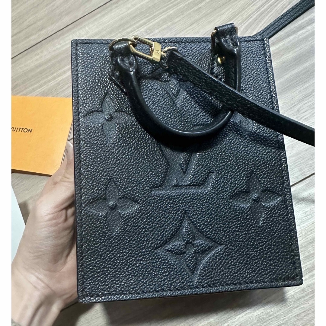 LOUIS VUITTON(ルイヴィトン)のLOUIS VUITTO プティットサックプラ アンプラント レディースのバッグ(ショルダーバッグ)の商品写真