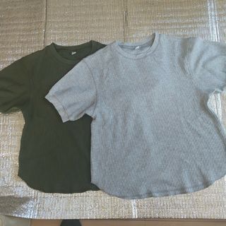 ユニクロ(UNIQLO)のカットソー2枚(UNIQLO)(カットソー(半袖/袖なし))