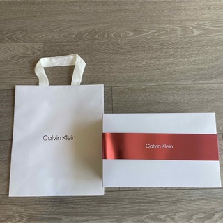 カルバンクライン(Calvin Klein)の美品　カルバンクライン　ギフトボックス 紙袋(ショップ袋)