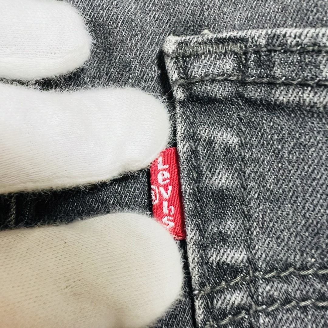 Levi's(リーバイス)のリーバイス　ブラックデニム　ストレート　w25 レディースのパンツ(デニム/ジーンズ)の商品写真