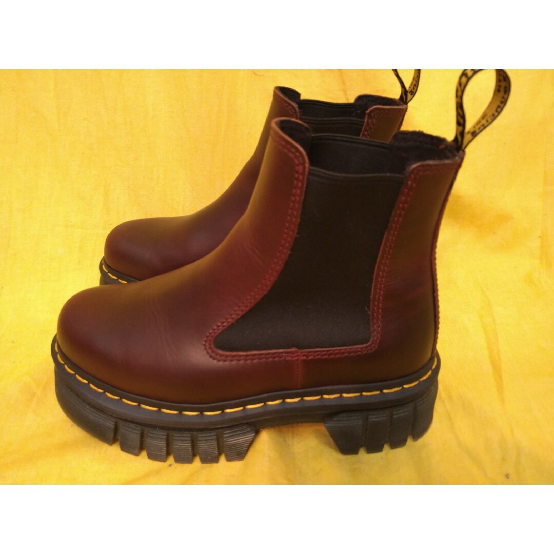 Dr.Martens(ドクターマーチン)のDr.Martens　ドクターマーチン　チェルシー サイドゴアブーツ レディースの靴/シューズ(ブーツ)の商品写真