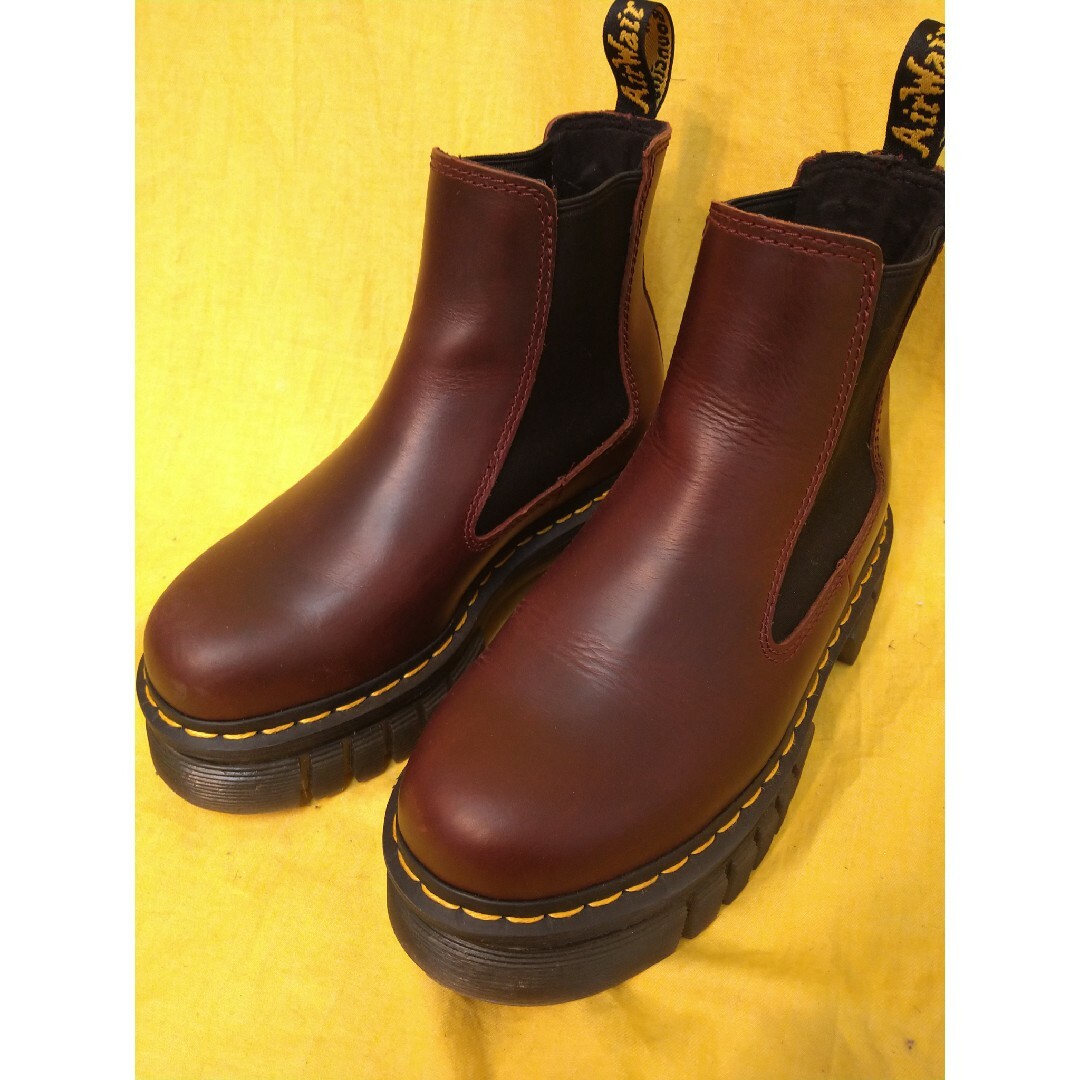 Dr.Martens(ドクターマーチン)のDr.Martens　ドクターマーチン　チェルシー サイドゴアブーツ レディースの靴/シューズ(ブーツ)の商品写真