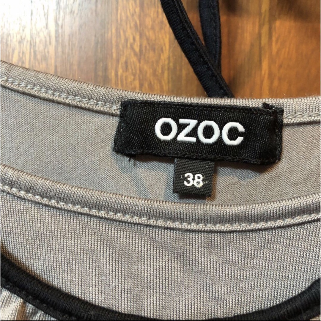 OZOC(オゾック)のオゾックの濃いグレーに黒がポイントのワンピース レディースのワンピース(ひざ丈ワンピース)の商品写真