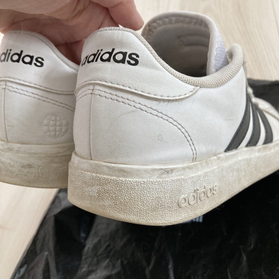 adidas(アディダス)の値下げ❣️adidas☆スニーカー☆白☆ユーズド24センチ レディースの靴/シューズ(スニーカー)の商品写真