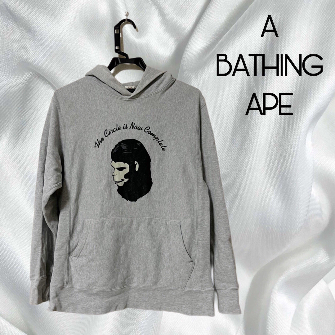 A BATHING APE(アベイシングエイプ)のA BATHING  APE アベイシングエイプ　パーカー　センターロゴ メンズのトップス(パーカー)の商品写真