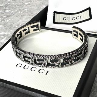 グッチ(Gucci)の【美品☆】グッチ　GUCCI　バングル　インターロッキング　シルバー　箱付き(バングル/リストバンド)