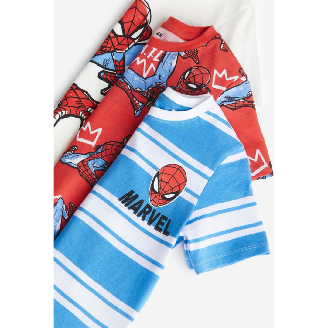 H&M(エイチアンドエム)の《新作》新品未開封　スパイダーマン　Tシャツ　3枚セット　120-130 キッズ/ベビー/マタニティのキッズ服男の子用(90cm~)(Tシャツ/カットソー)の商品写真