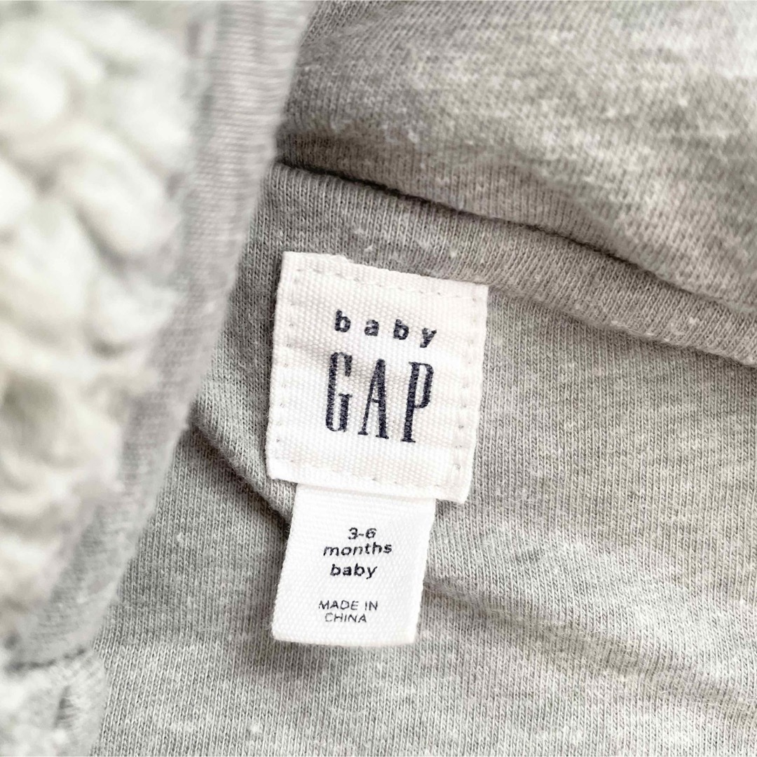 babyGAP(ベビーギャップ)のbaby GAP くま　ロンパース　カバーオール　グレー キッズ/ベビー/マタニティのベビー服(~85cm)(カバーオール)の商品写真