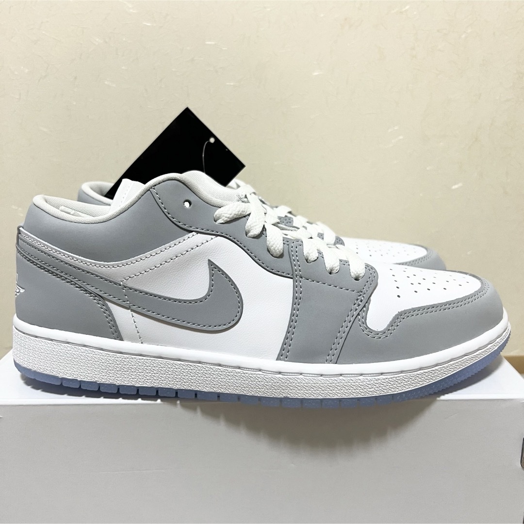 Jordan Brand（NIKE）(ジョーダン)のAIR JORDAN 1 LOW エアジョーダン ウルフグレー 26.5cm メンズの靴/シューズ(スニーカー)の商品写真