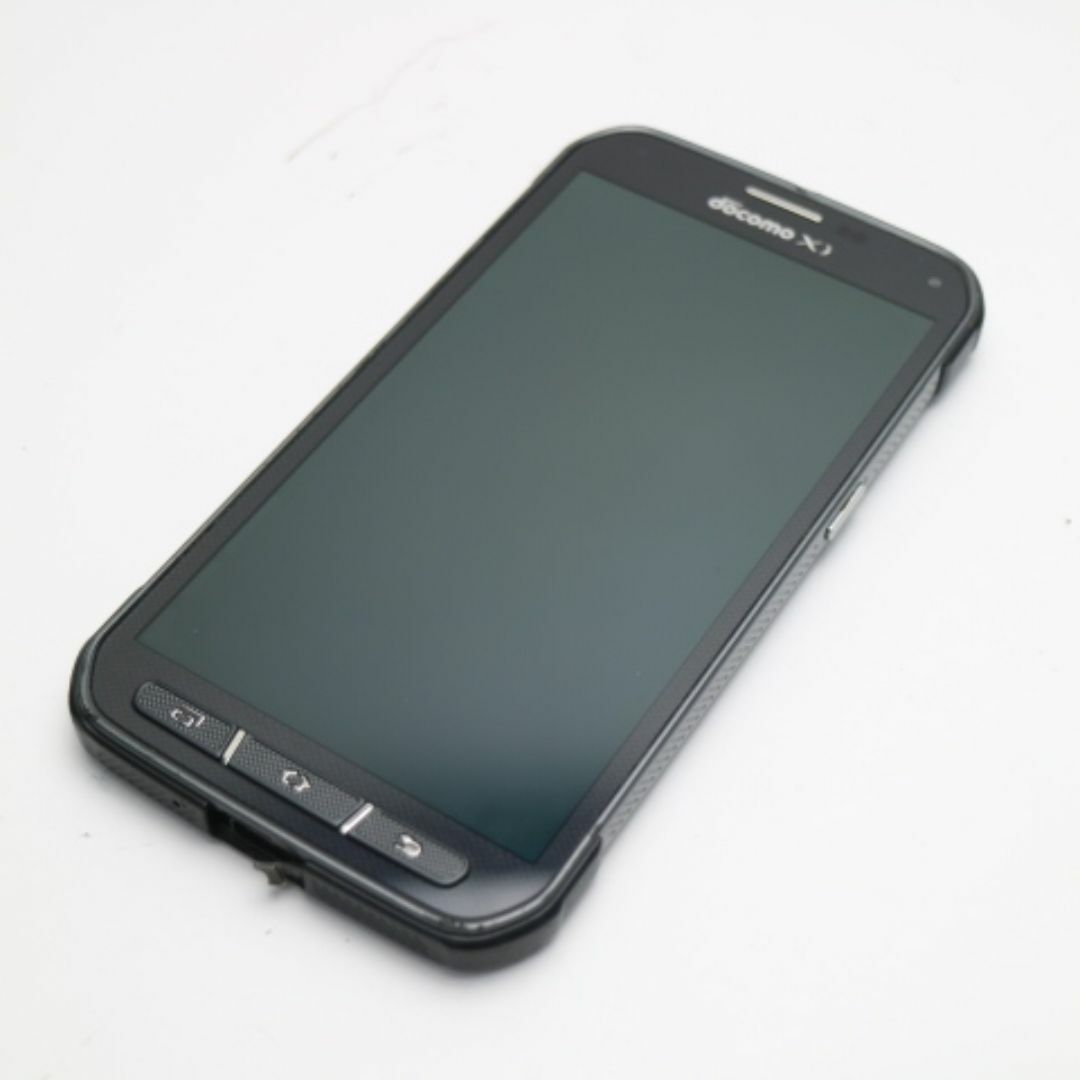 Galaxy(ギャラクシー)のSC-02G GALAXY S5 ACTIVE チタニウムグレイ  M222 スマホ/家電/カメラのスマートフォン/携帯電話(スマートフォン本体)の商品写真