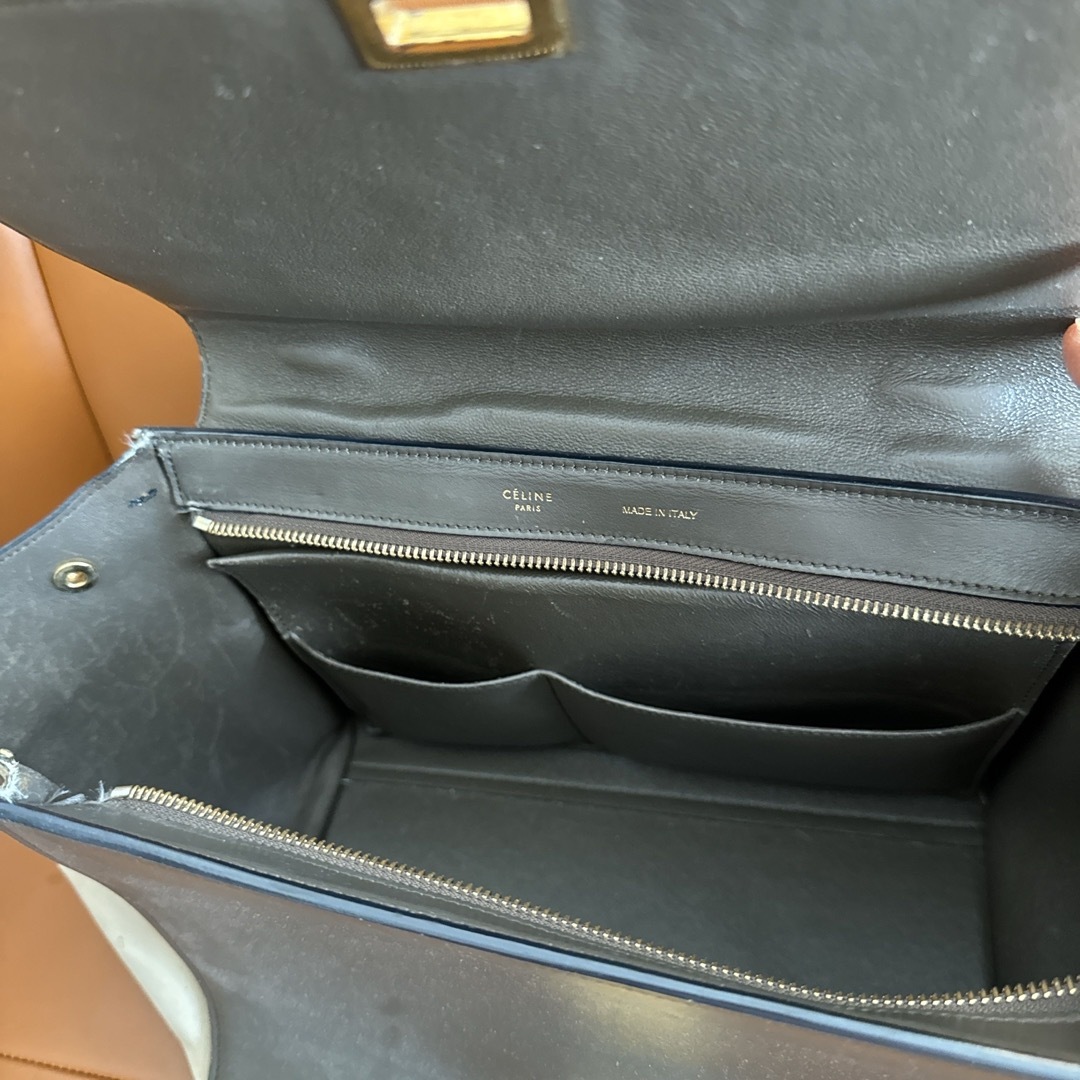 celine(セリーヌ)のセリーヌ　トラペーズ レディースのバッグ(ショルダーバッグ)の商品写真