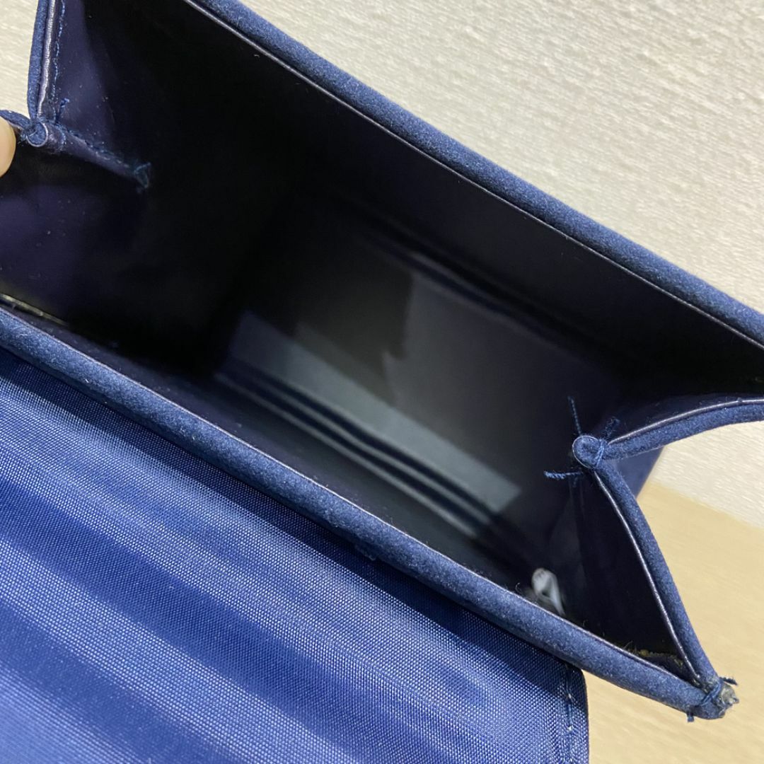 【未使用品】バンブーハンドル ハンドバッグ ネイビー スウェード風 レディースのバッグ(ハンドバッグ)の商品写真
