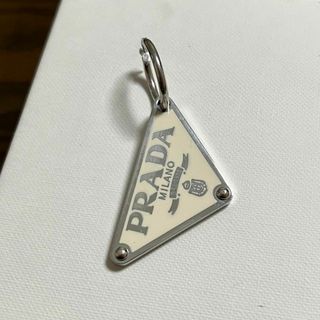 プラダ ピアスの通販 31点 | PRADAのレディースを買うならラクマ プラダ ピアスの通販 31点 | PRADAのレディースを買うならラクマ
