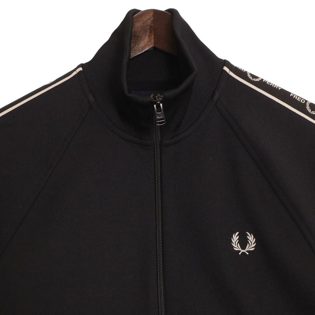 FRED PERRY(フレッドペリー)のフレッドペリー J4535 ﾌﾞﾗｯｸ ﾄﾗｯｸｼﾞｬｹｯﾄ S メンズのジャケット/アウター(その他)の商品写真