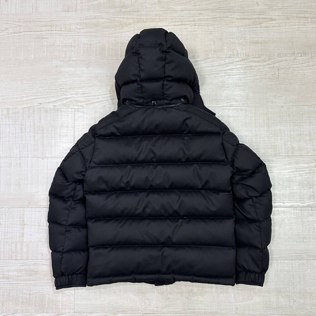 MONCLER(モンクレール)のMONCLER モンジュネーブル ダウン ジャケット ブラック 系 サイズ 1 メンズのジャケット/アウター(ダウンジャケット)の商品写真