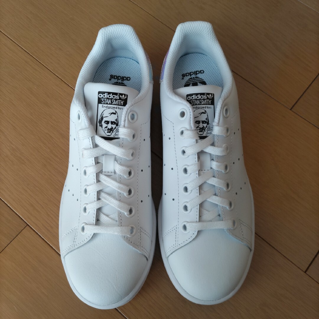 STANSMITH（adidas）(スタンスミス)の未使用♡24㎝♡オーロラ♡スタンスミス♡アディダス レディースの靴/シューズ(スニーカー)の商品写真