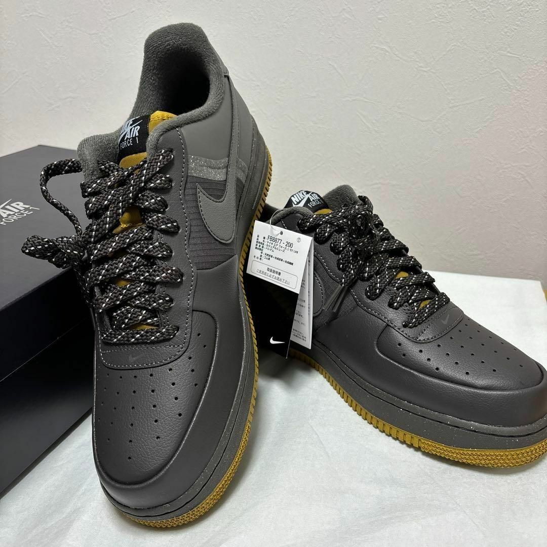 NIKE(ナイキ)のナイキ　エア　フォース　1 '07 LV8 スニーカー　FB8877-200 メンズの靴/シューズ(スニーカー)の商品写真