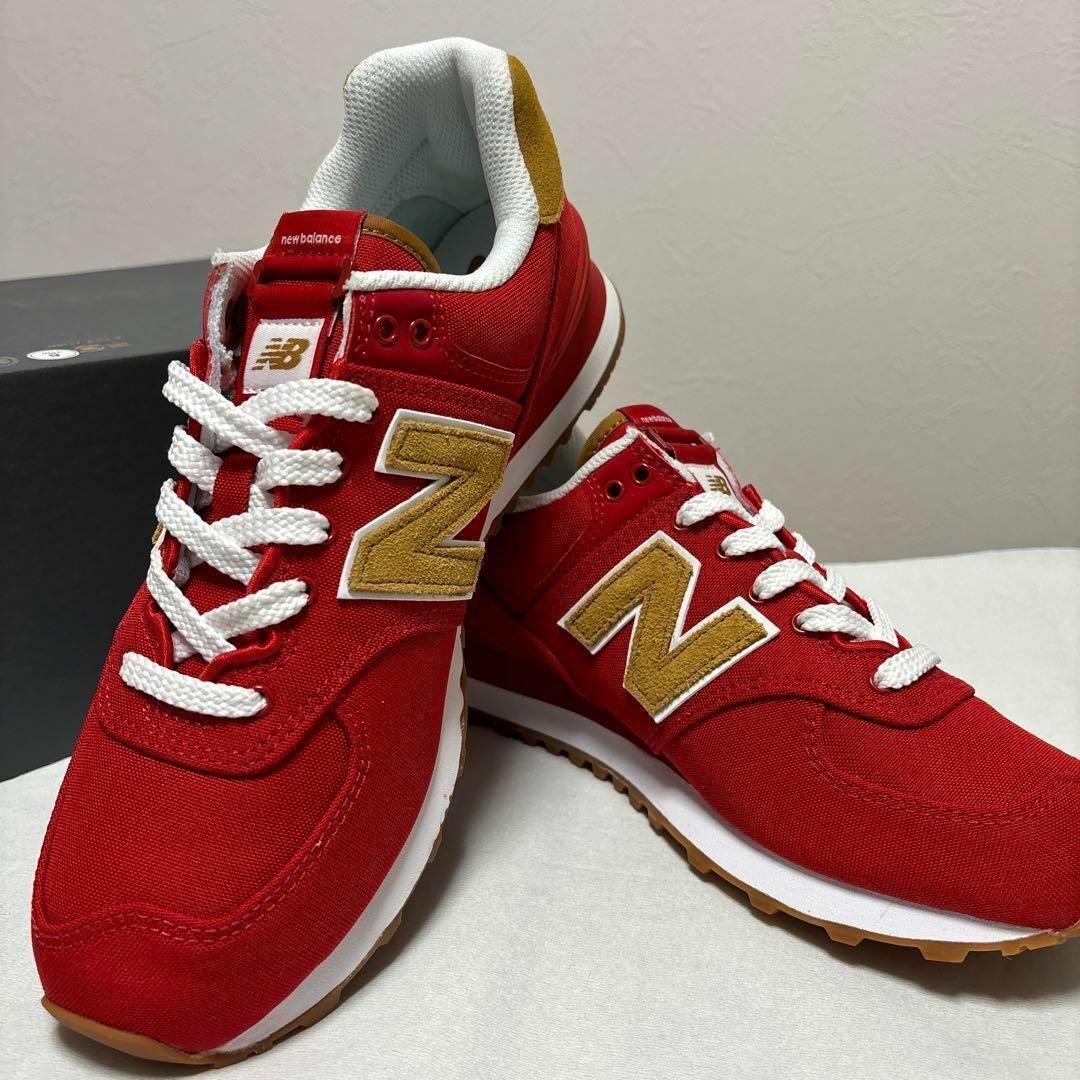 574（New Balance）(ゴーナナヨン)の新品　ニューバランス　ML574BN2 スニーカー　25.5 574 レッド　赤 メンズの靴/シューズ(スニーカー)の商品写真