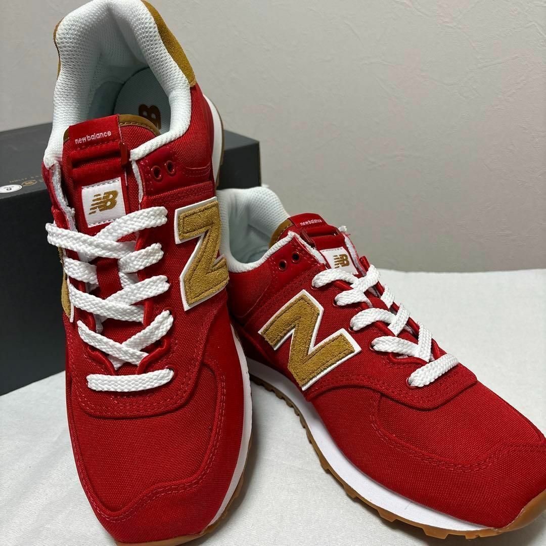 574（New Balance）(ゴーナナヨン)の新品　ニューバランス　ML574BN2 スニーカー　25.5 574 レッド　赤 メンズの靴/シューズ(スニーカー)の商品写真