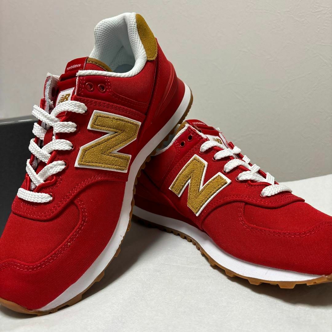 574（New Balance）(ゴーナナヨン)の新品　ニューバランス　ML574BN2 スニーカー　25.5 574 レッド　赤 メンズの靴/シューズ(スニーカー)の商品写真