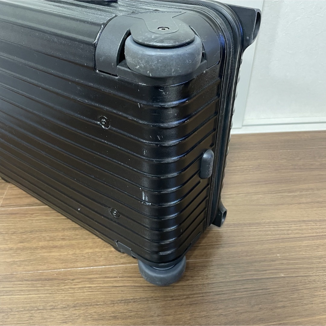 RIMOWA(リモワ)のRIMOWA SALSA スーツケース 機内持ち込み可 2輪 ブラック レディースのバッグ(スーツケース/キャリーバッグ)の商品写真