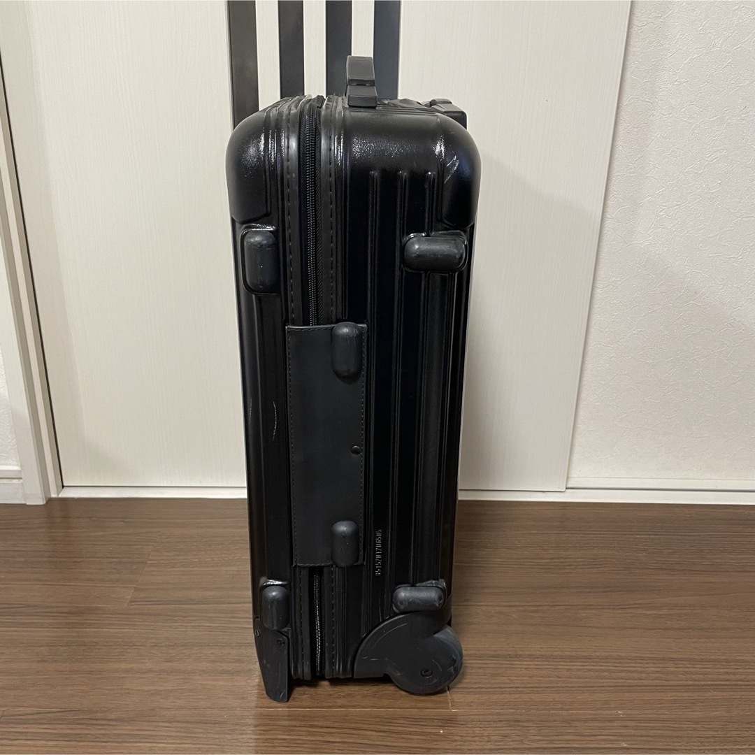 RIMOWA(リモワ)のRIMOWA SALSA スーツケース 機内持ち込み可 2輪 ブラック レディースのバッグ(スーツケース/キャリーバッグ)の商品写真