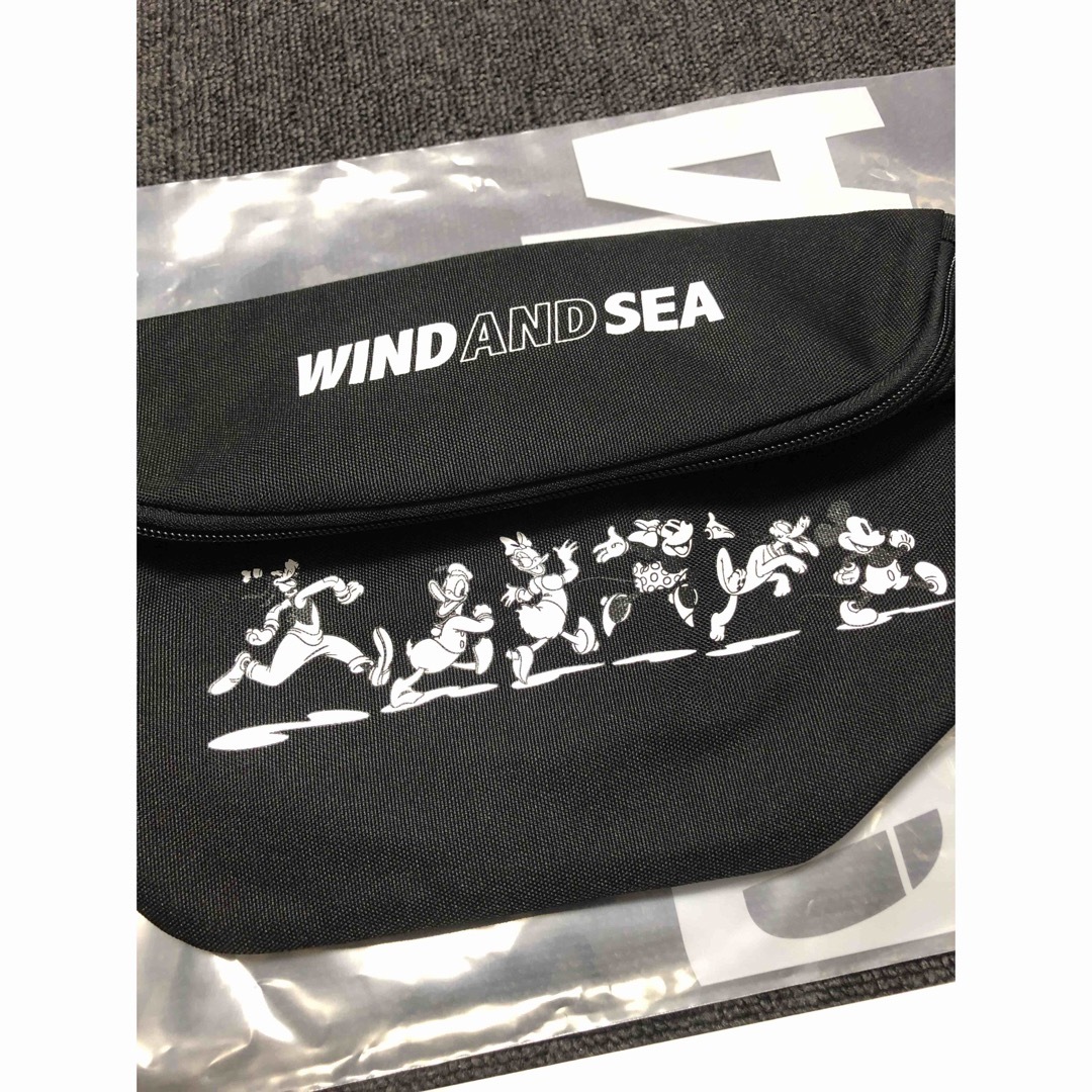 WIND AND SEA(ウィンダンシー)の新品WIND AND SEA × Disney ミッキー&フレンドウエストバッグ レディースのバッグ(ボディバッグ/ウエストポーチ)の商品写真