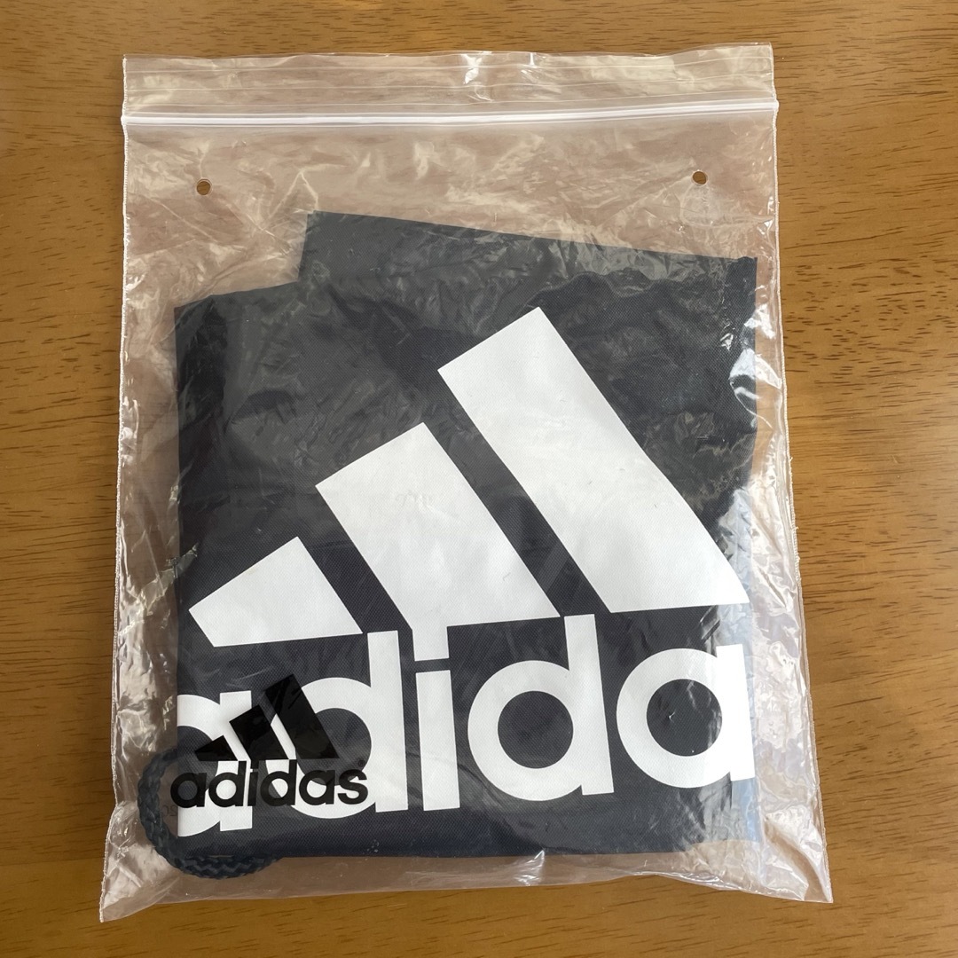 adidas(アディダス)の匿名配送 非売品 アディダス ナップザック ナイロン 黒 メンズのバッグ(バッグパック/リュック)の商品写真