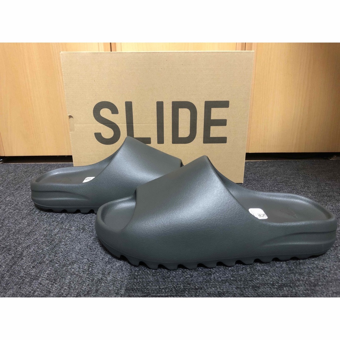 YEEZY（adidas）(イージー)のadidas YEEZY SLIDEイージースライドサンダル オニキス30.5 メンズの靴/シューズ(サンダル)の商品写真