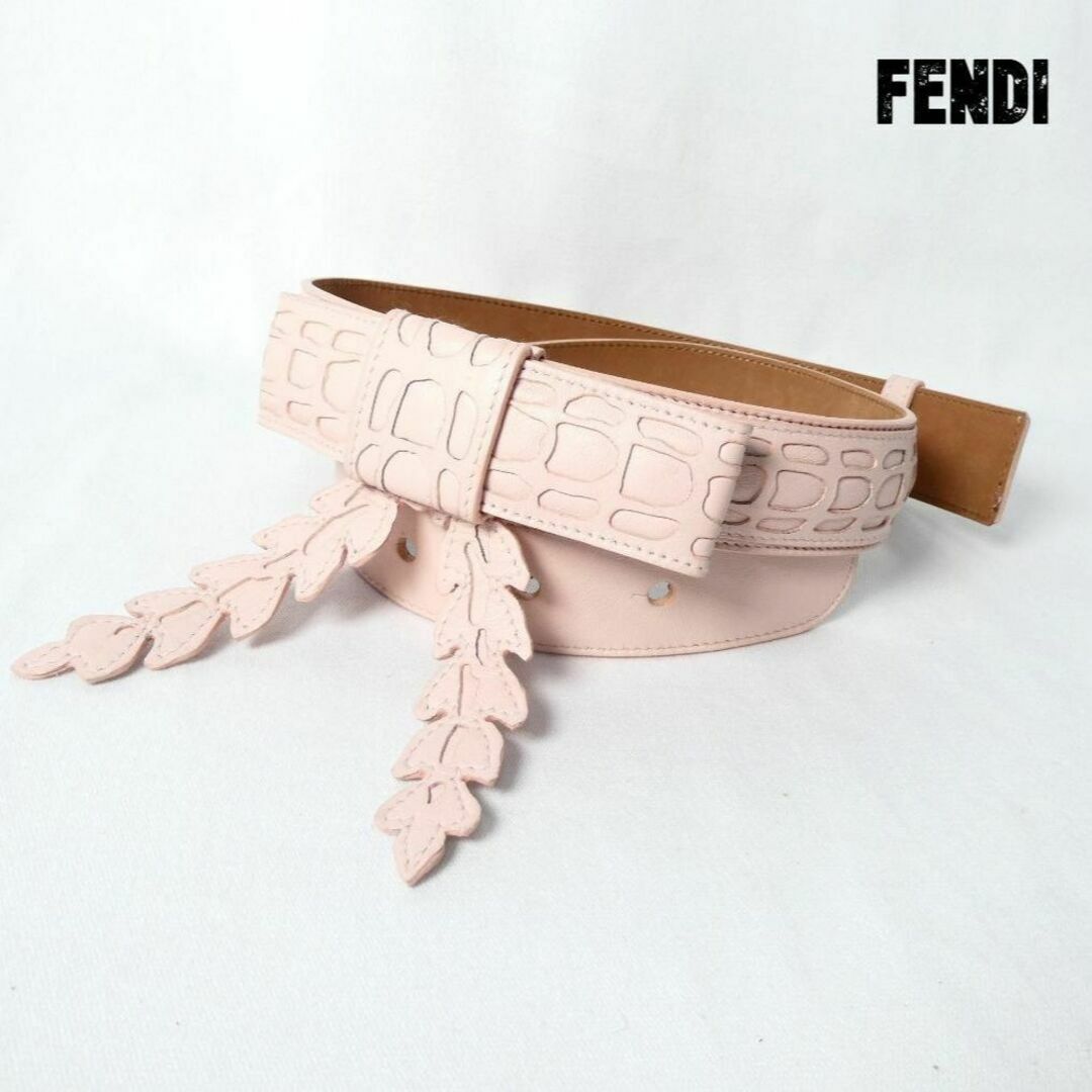 FENDI(フェンディ)の美品 FENDI レザー リボン リーフモチーフ ベルト レディースのファッション小物(ベルト)の商品写真