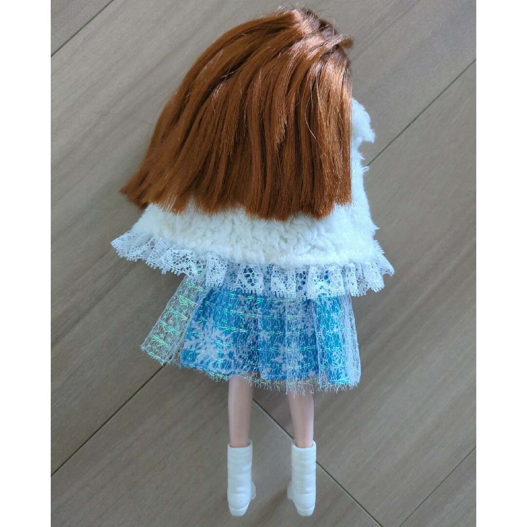 Takara Tomy(タカラトミー)のスノーエンジェルケープとドレスを着たリカちゃん人形 キッズ/ベビー/マタニティのおもちゃ(ぬいぐるみ/人形)の商品写真