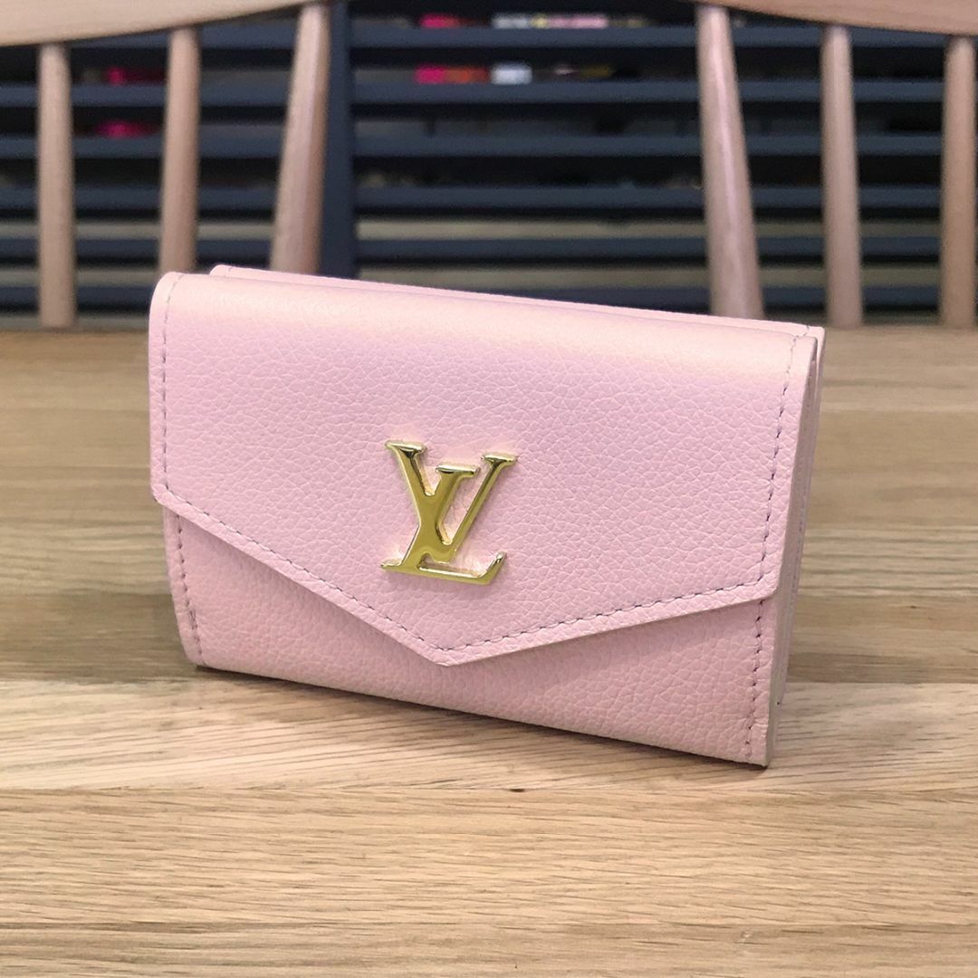 LOUIS VUITTON(ルイヴィトン)の超美品 ルイヴィトン 2022年日本限定 ポルトフォイユロックミニ ピンク 財布 レディースのファッション小物(財布)の商品写真