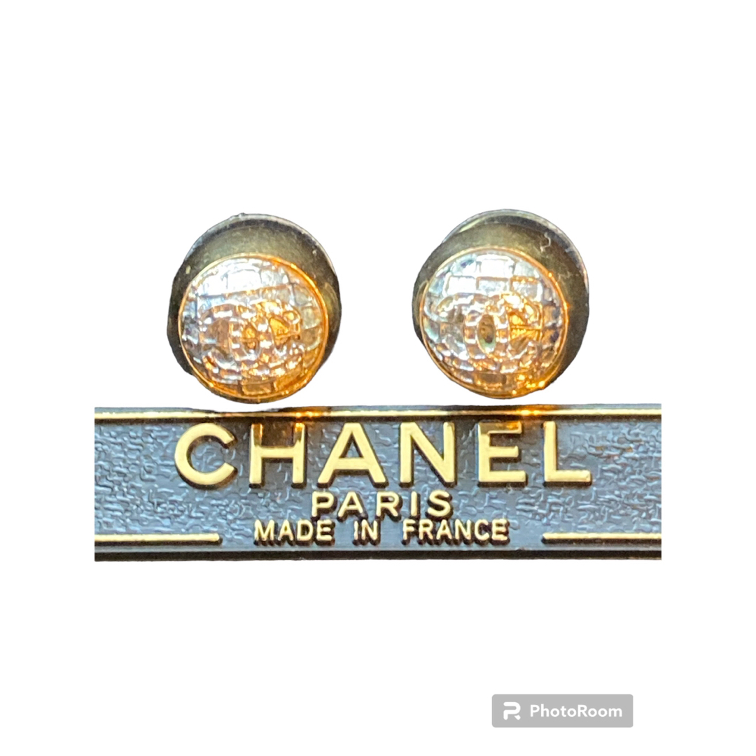 CHANEL(シャネル)の⭐︎CHANEL両耳ピアス正規品・値下げしました  レディースのアクセサリー(ピアス)の商品写真