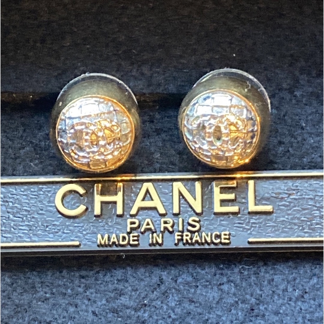 CHANEL(シャネル)の⭐︎CHANEL両耳ピアス正規品・値下げしました  レディースのアクセサリー(ピアス)の商品写真