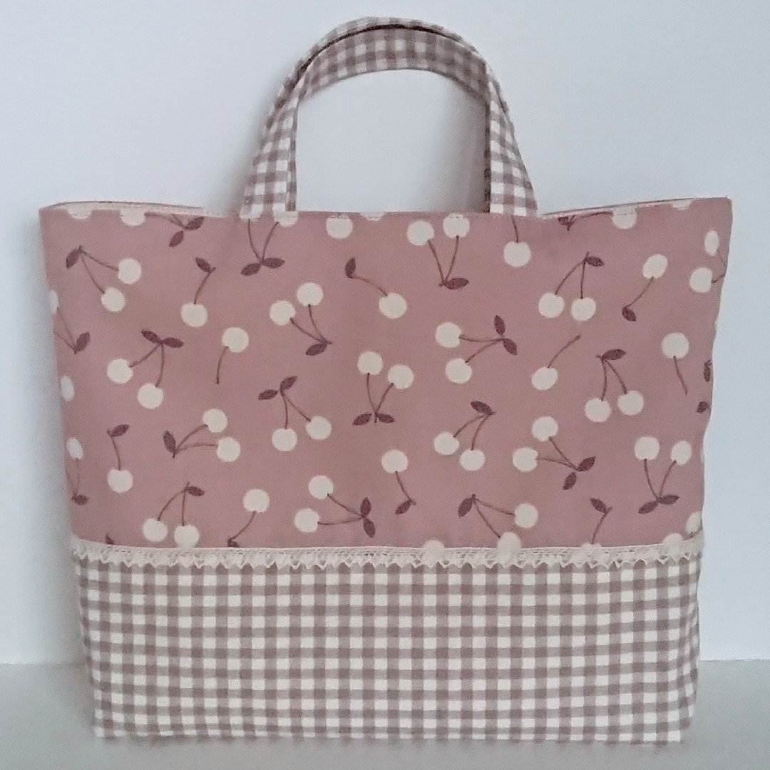 お道具袋 ミニトートバッグ さくらんぼ柄 くすみピンク×チェック ハンドメイドのキッズ/ベビー(バッグ/レッスンバッグ)の商品写真