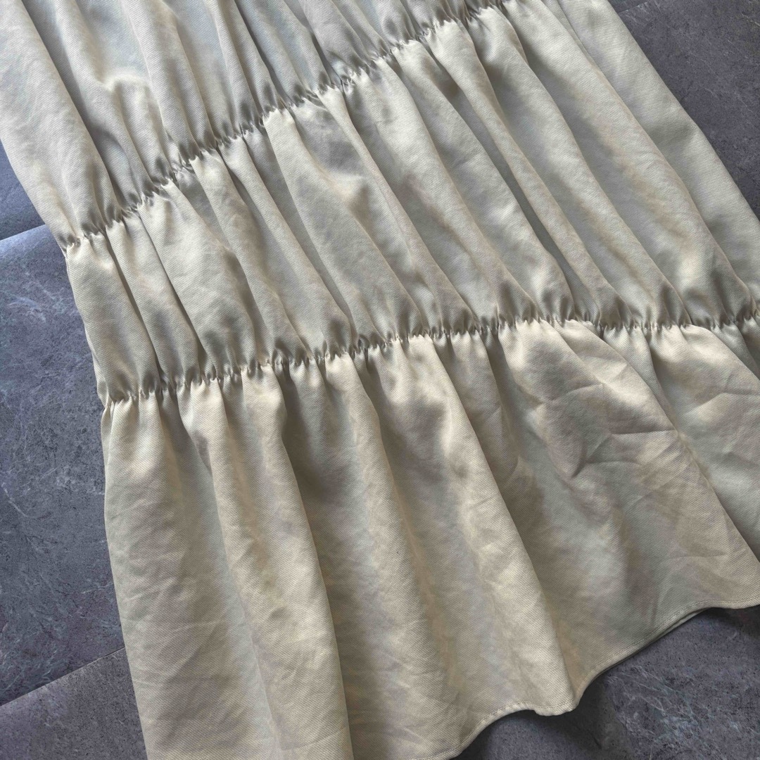 Uhr(ウーア)のUhr Gathered Skirt アイボリー 38  レディースのスカート(ロングスカート)の商品写真